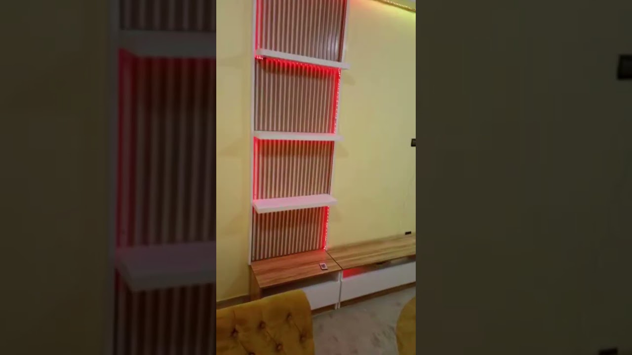 Meuble TV design avec décoration en lambris