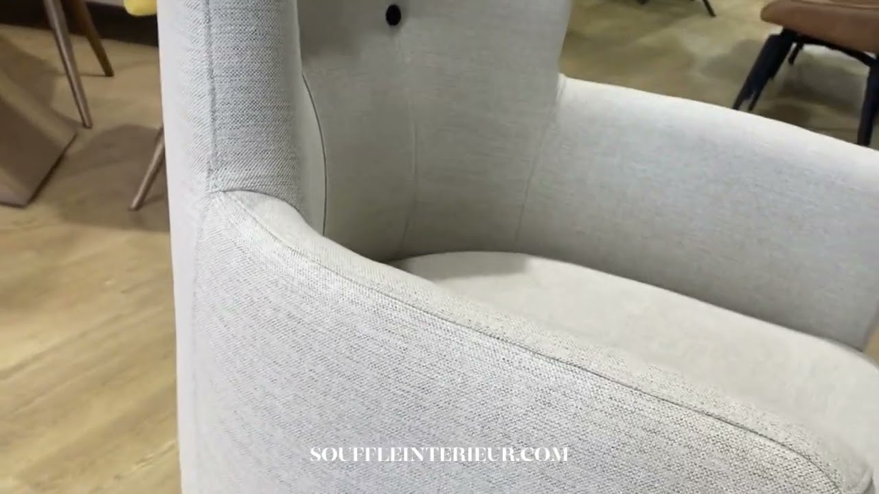 Fauteuil crapaud beige haut de gamme design moderne confortable de chez Souffle d'intérieur !