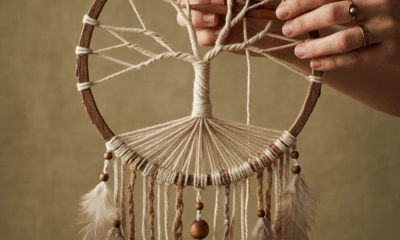 découvrez la signification profonde de l'attrape rêve arbre de vie, ses symboles et comment l'utiliser pour harmoniser votre espace et esprit.