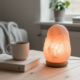 découvrez les vertus bienfaisantes de la lampe en sel rose et apprenez à choisir celle qui convient le mieux à vos besoins grâce à nos critères essentiels.